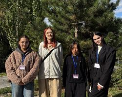 Волонтеры культуры АГПК оказали помощь на "Астраханской палитре"