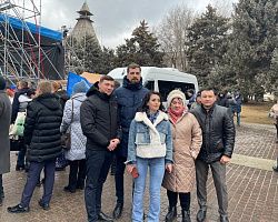 Студенты и преподаватели АГПК поддержали митинг-концерт «Слава защитникам Отечества!»